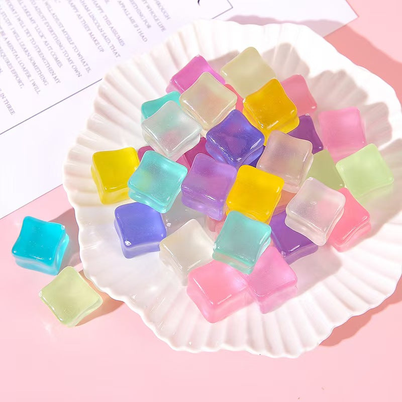 【Mia】Non-Animal Series Carvings 10 colours card Lucky bags  (arrive about 7-12 days)